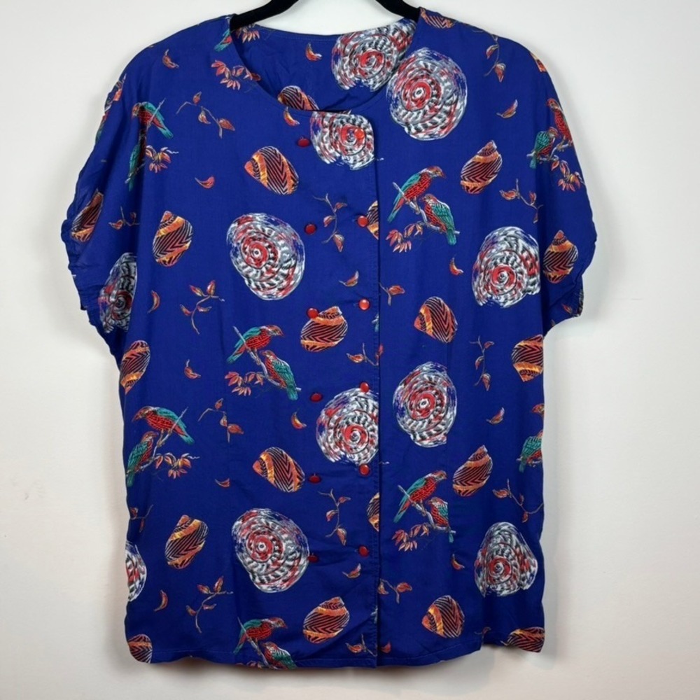 Vintage 90's Womens Blue all‎ over shell pattern short sleeve button blouse 38/M